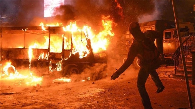 Τελεσίγραφο στον Γιανούκοβιτς - Σε τεντωμένο σχοινί η Ουκρανία...