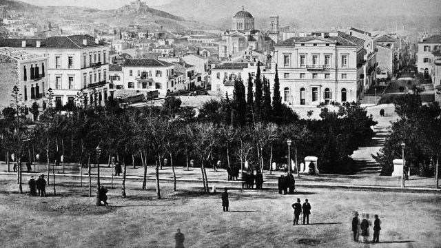 Αθήνα 1865-1970 Εικόνες από το Φωτογραφικό Αρχείο του Μουσείου Μπενάκη. Εικόνες από μία άλλη εποχή.. 